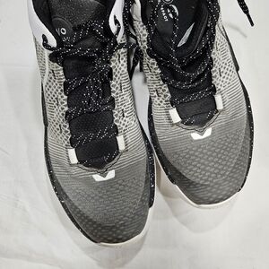 New Balance WXY V2 White and Black Basketball Shoes